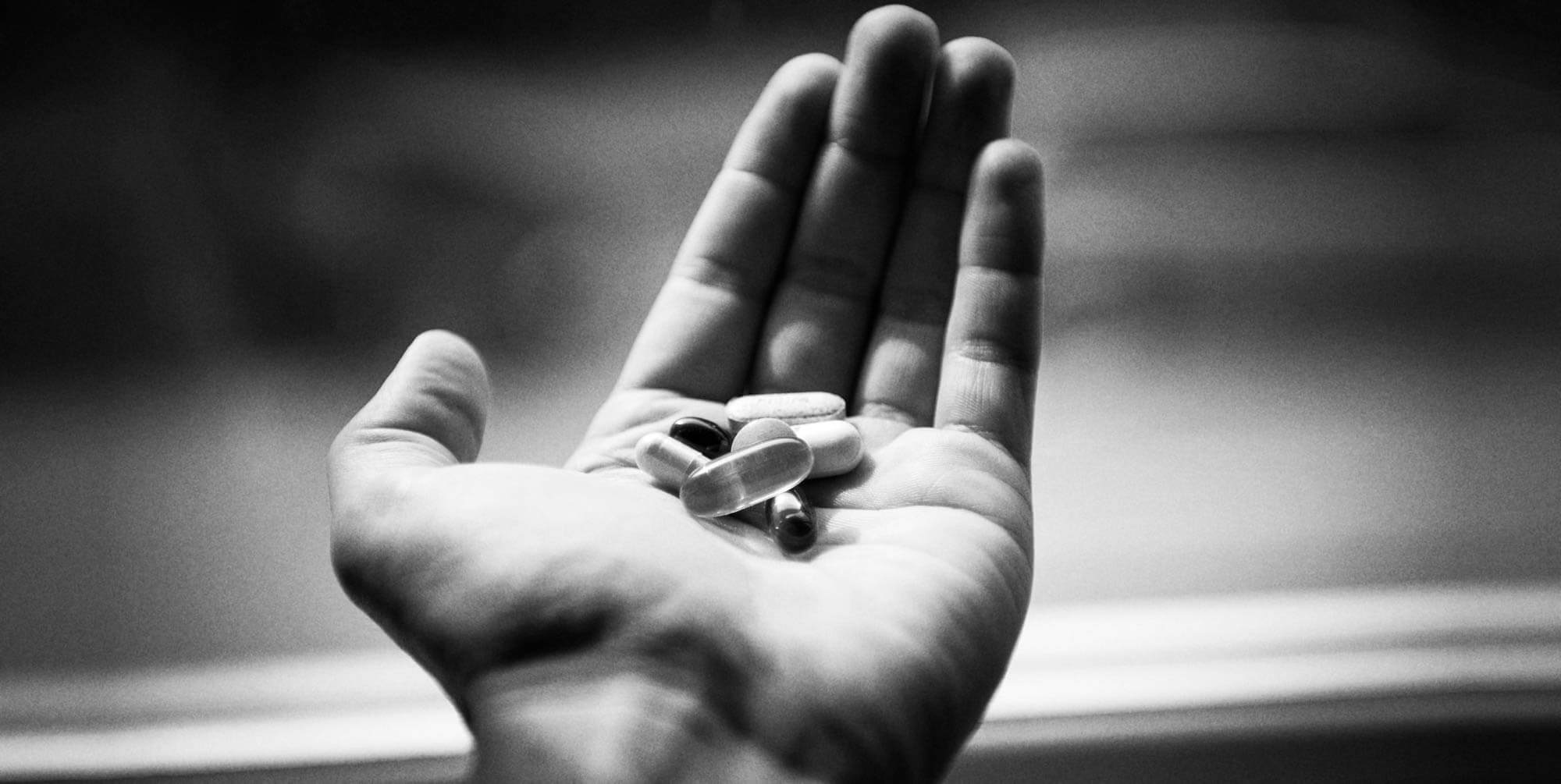 SNW-I-Live-in-Black-and-White-2000x1005